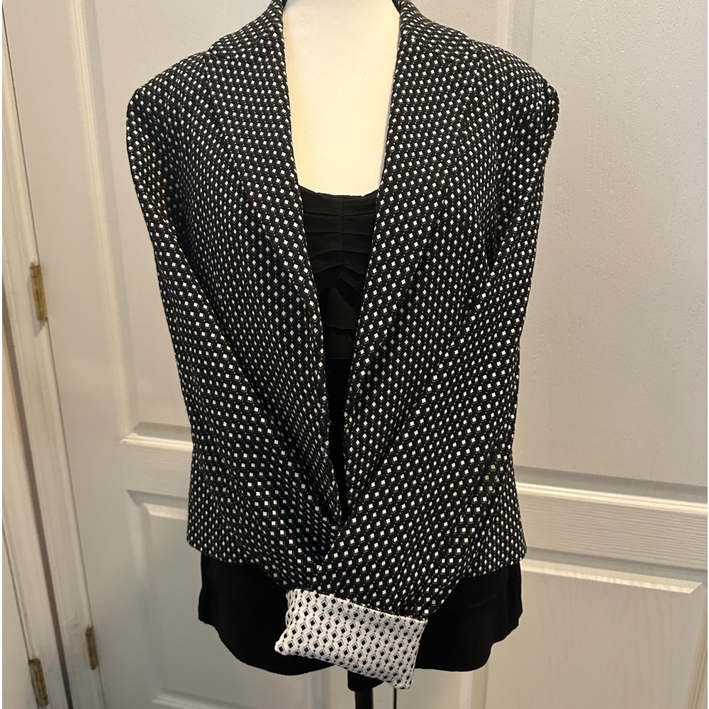 Amanda + Chelsea casual black and white blazer